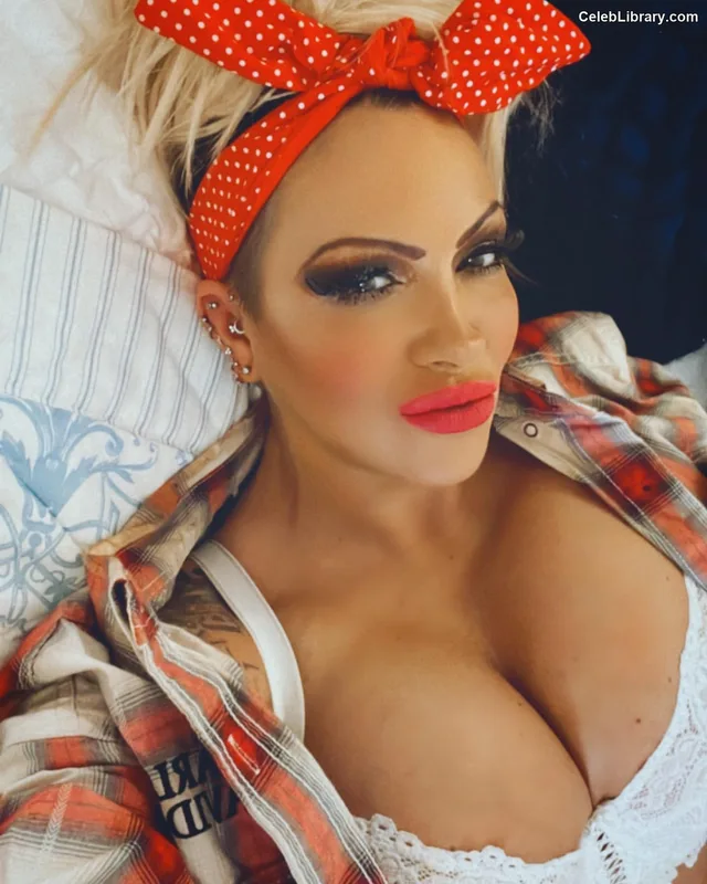 Jodie Marsh photo 1 of 342