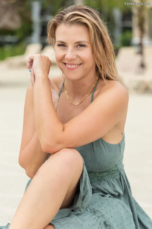 Jodie Sweetin photo 7 of 151
