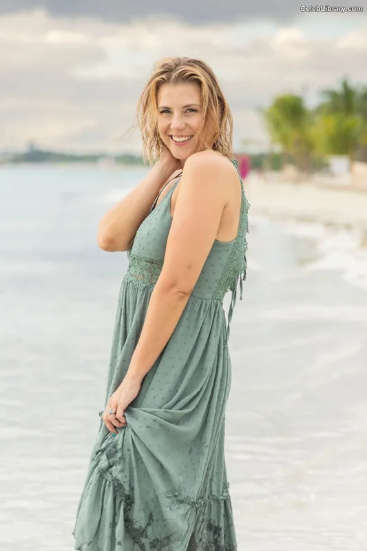Jodie Sweetin photo 9 of 151
