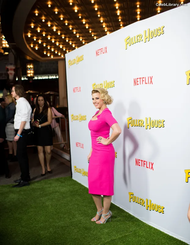 Jodie Sweetin photo 14 of 151