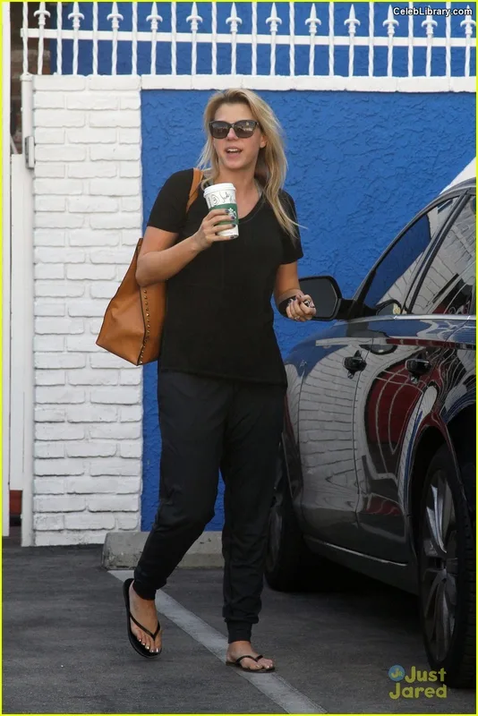 Jodie Sweetin photo 10 of 151
