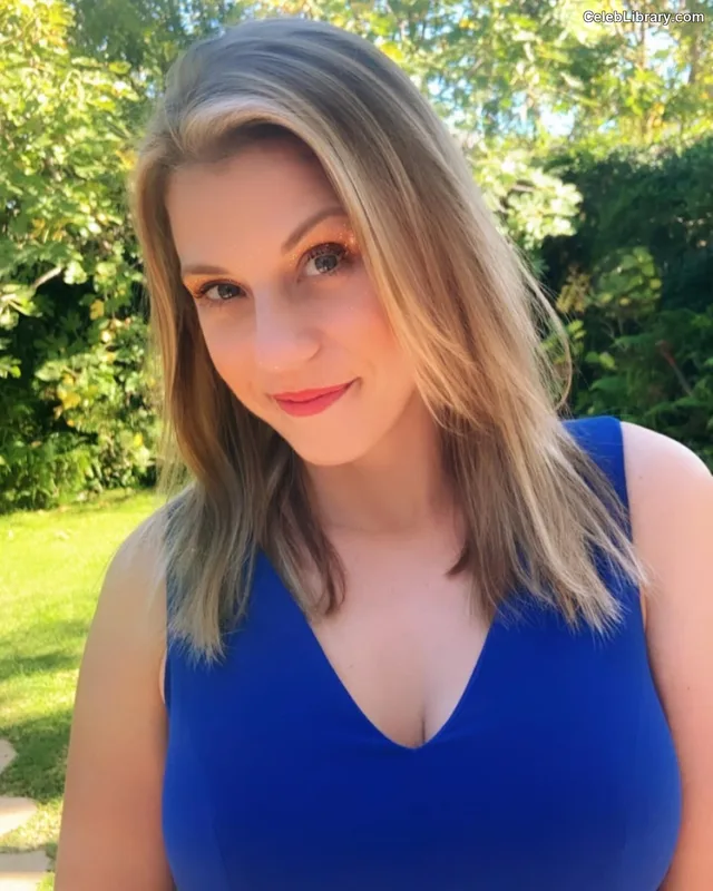 Jodie Sweetin photo 21 of 151
