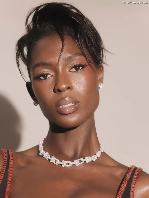 Jodie Turner-Smith photo 4 of 210