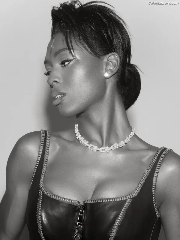 Jodie Turner-Smith photo 16 of 210