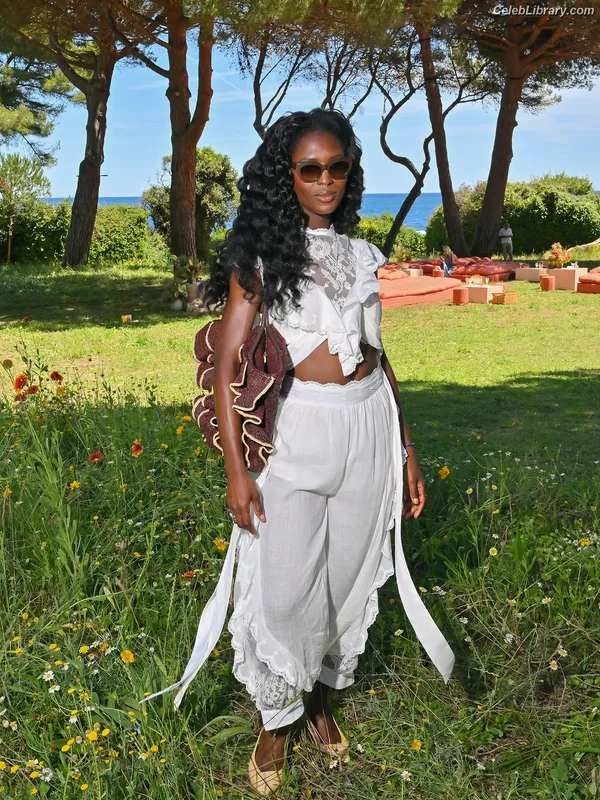 Jodie Turner-Smith photo 9 of 210