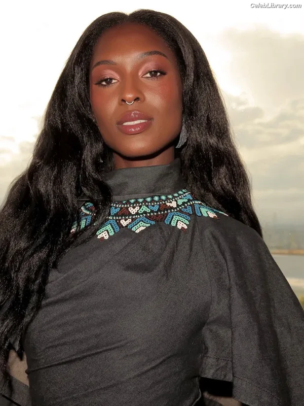 Jodie Turner-Smith photo 14 of 210