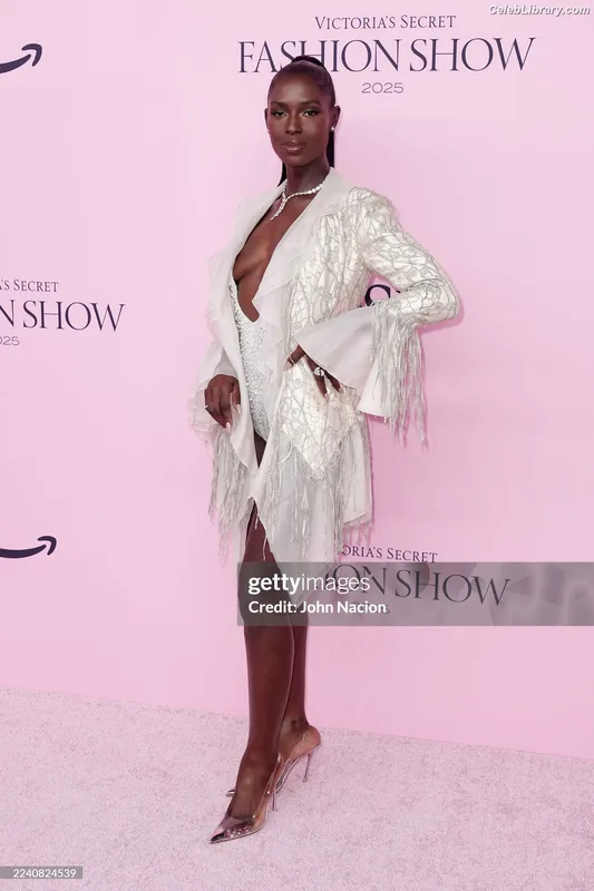 Jodie Turner-Smith photo 2 of 210