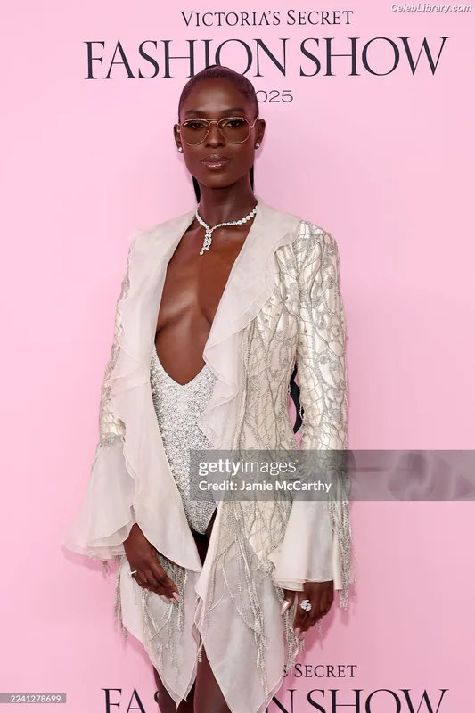 Jodie Turner-Smith photo 4 of 210