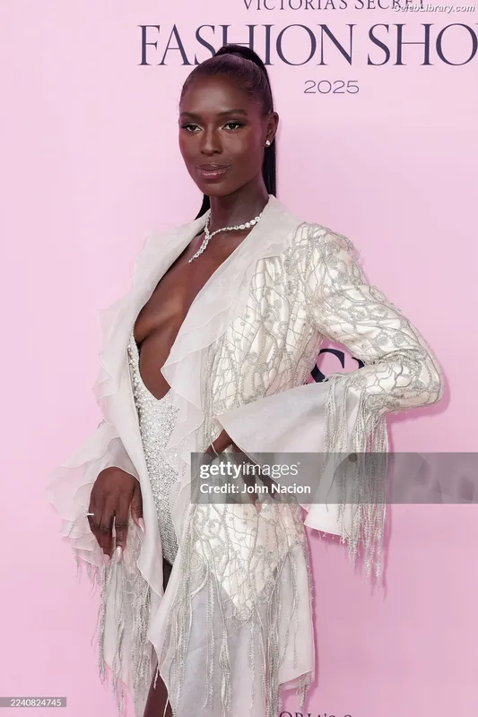 Jodie Turner-Smith photo 5 of 210