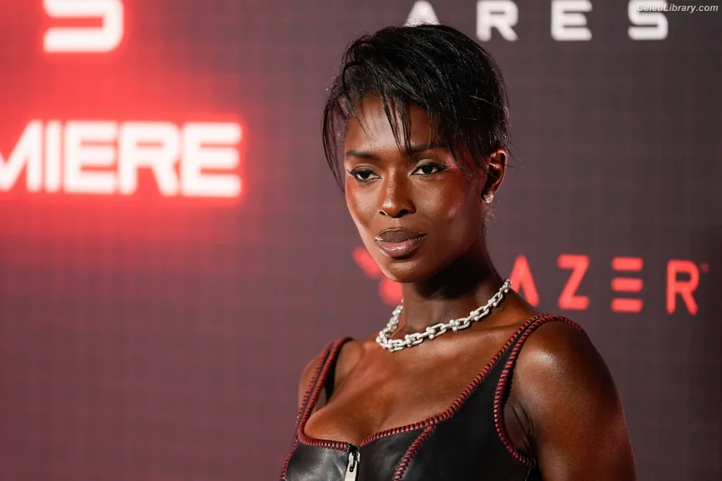 Jodie Turner-Smith photo 9 of 210
