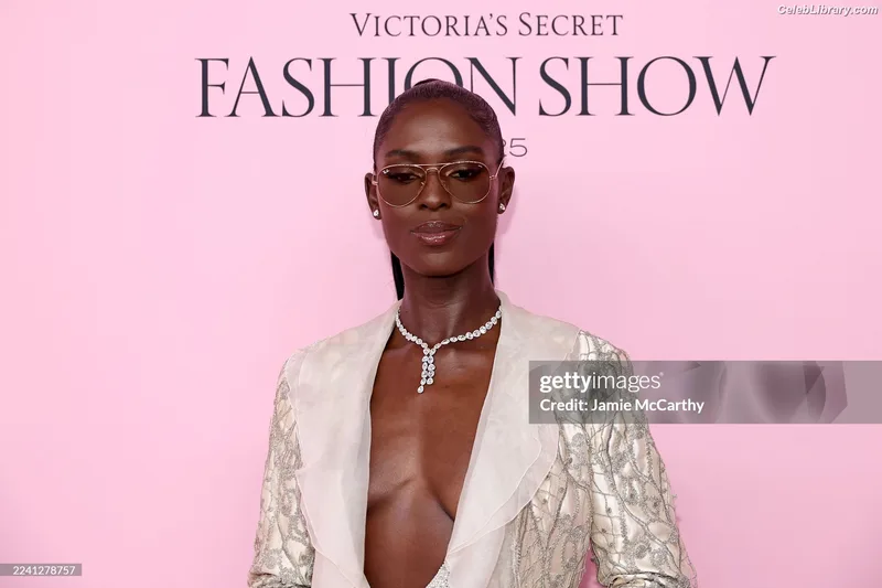Jodie Turner-Smith photo 15 of 210