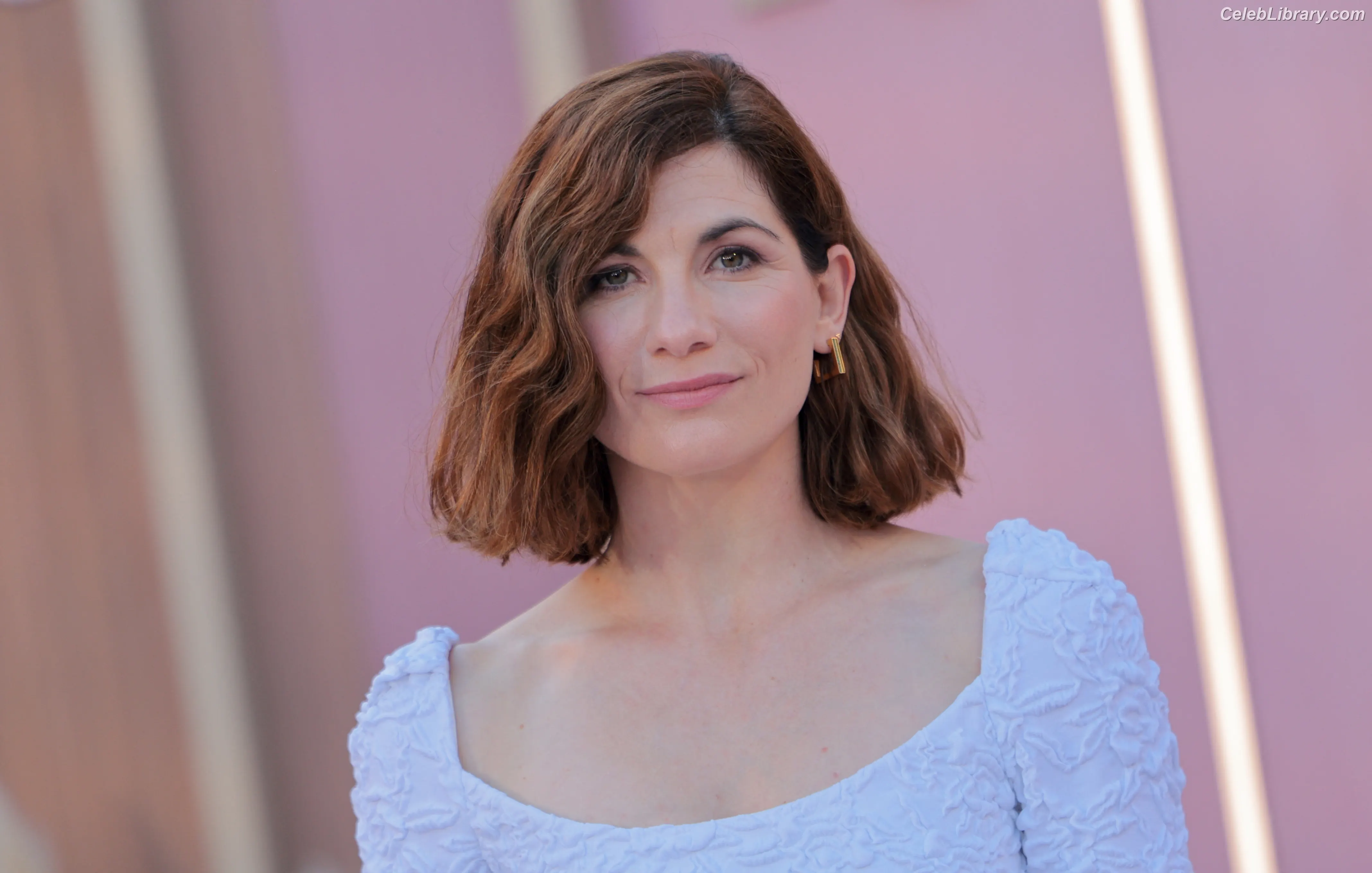 Jodie Whittaker photo 3 of 41