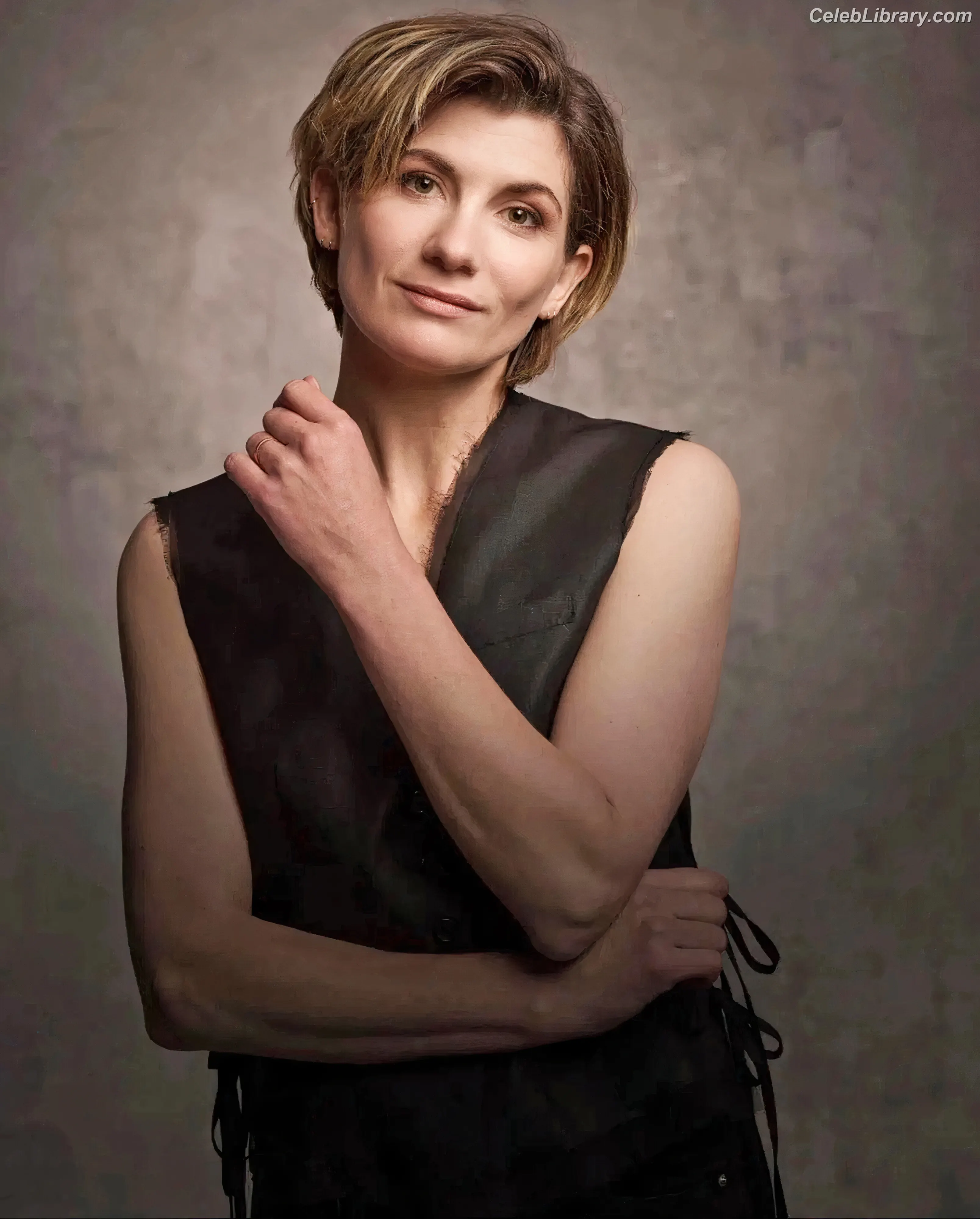 Jodie Whittaker photo 7 of 41