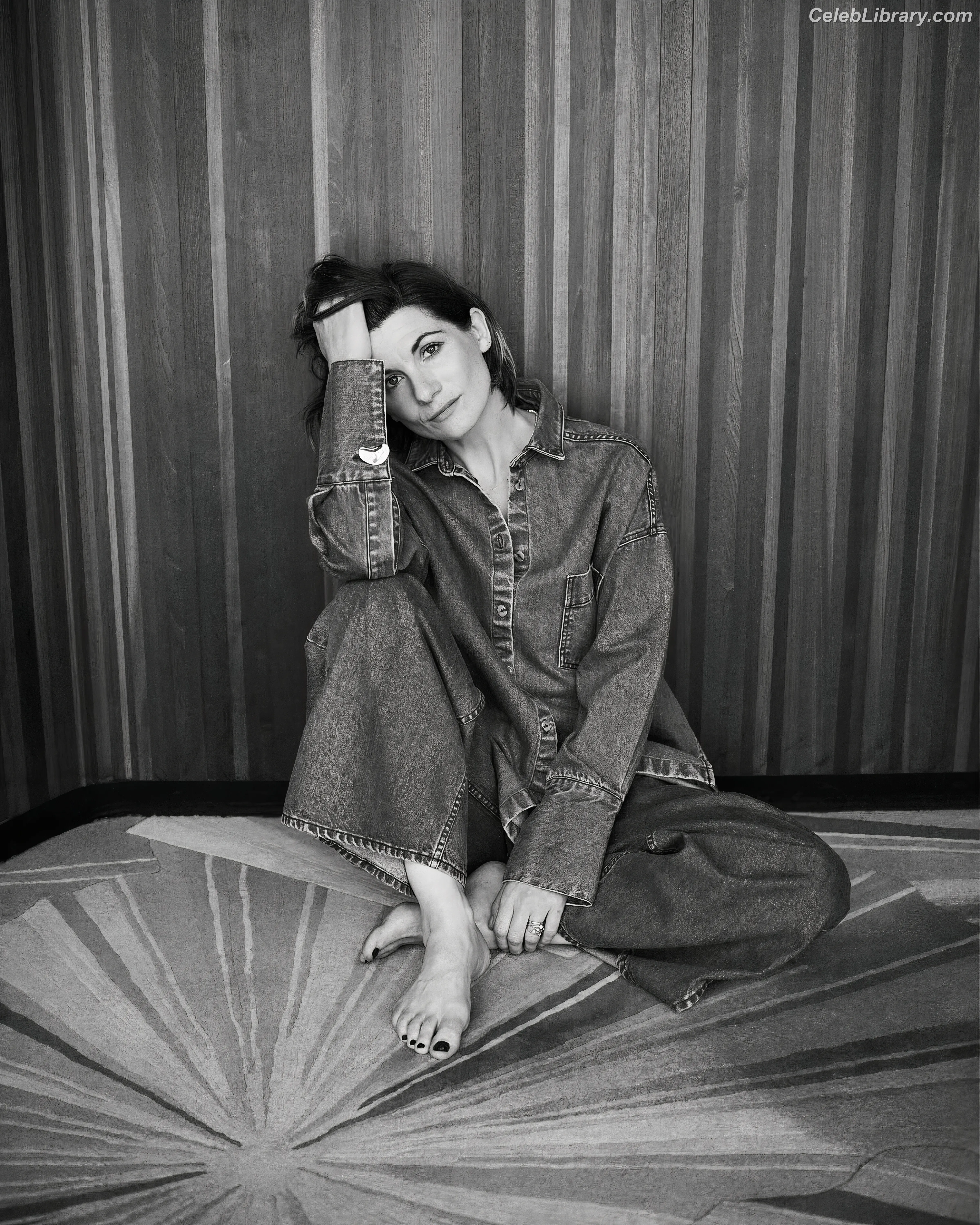 Jodie Whittaker photo 15 of 41
