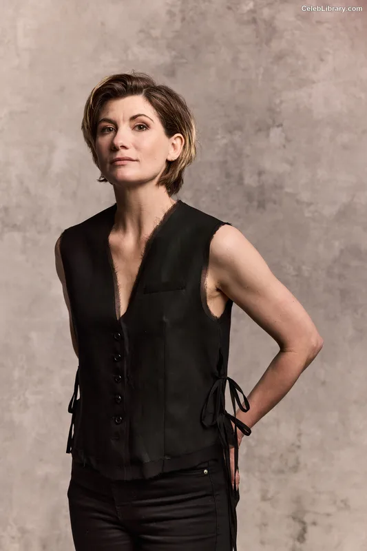 Jodie Whittaker photo 15 of 42