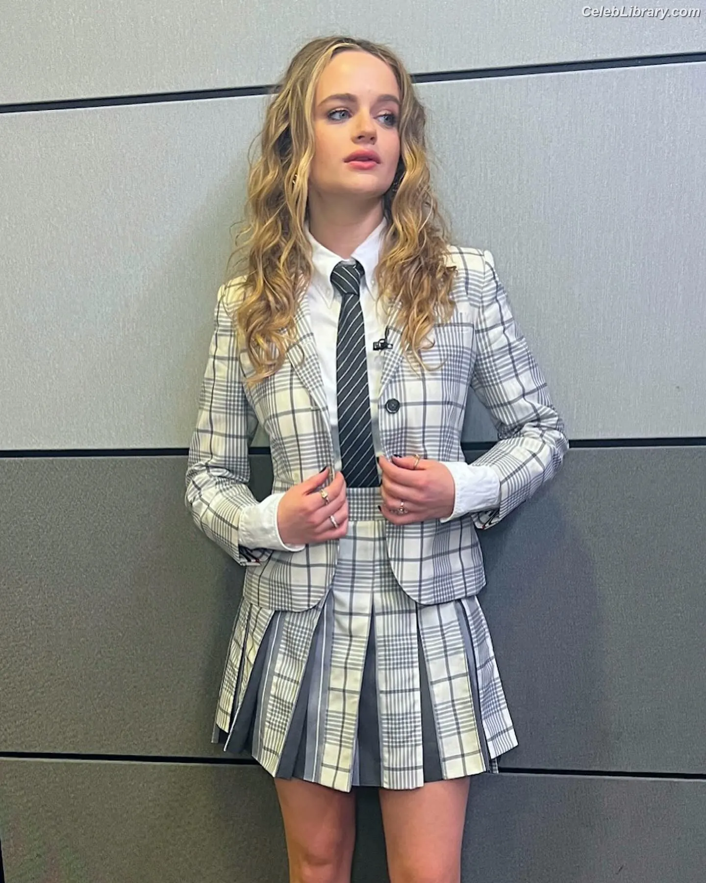 Joey King photo 8 of 1504