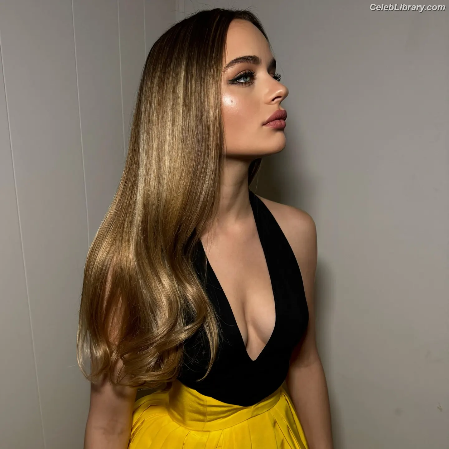 Joey King photo 1 of 1504