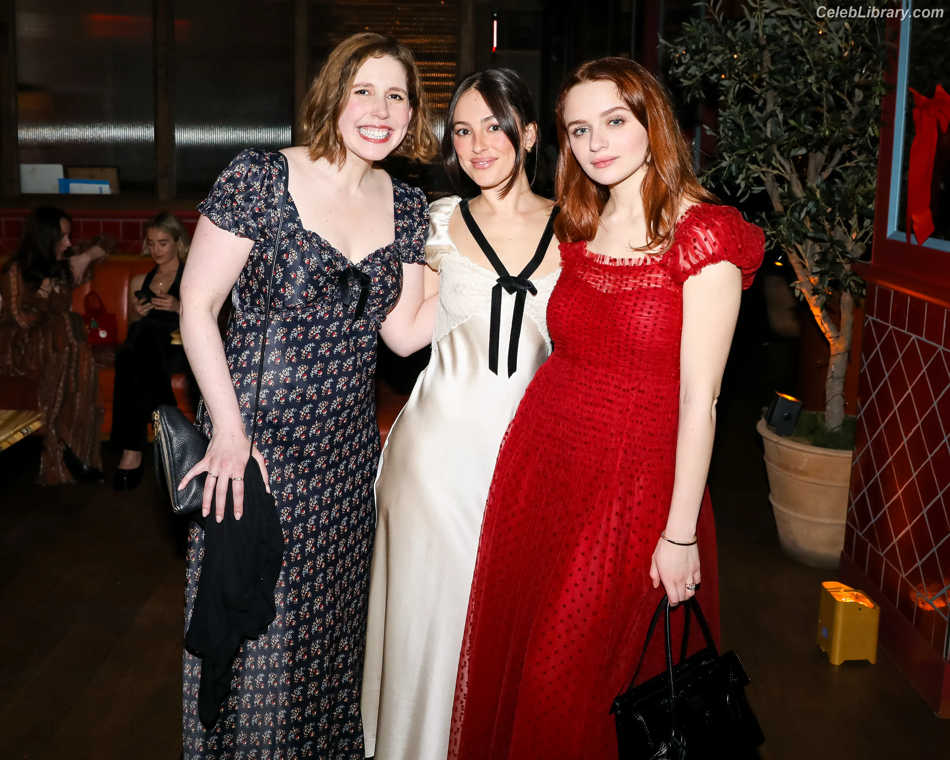 Joey King photo 5 of 1504