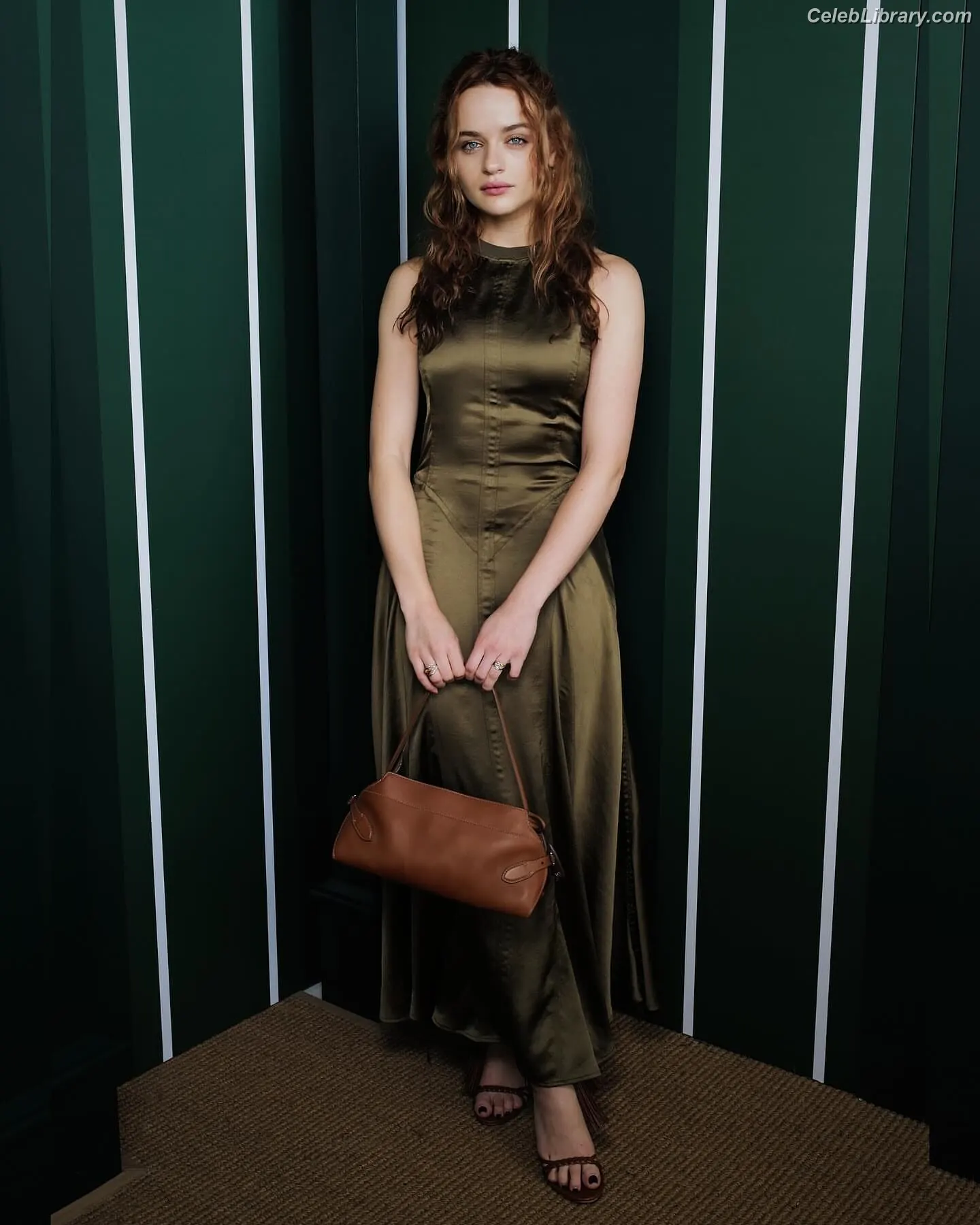 Joey King photo 4 of 1504