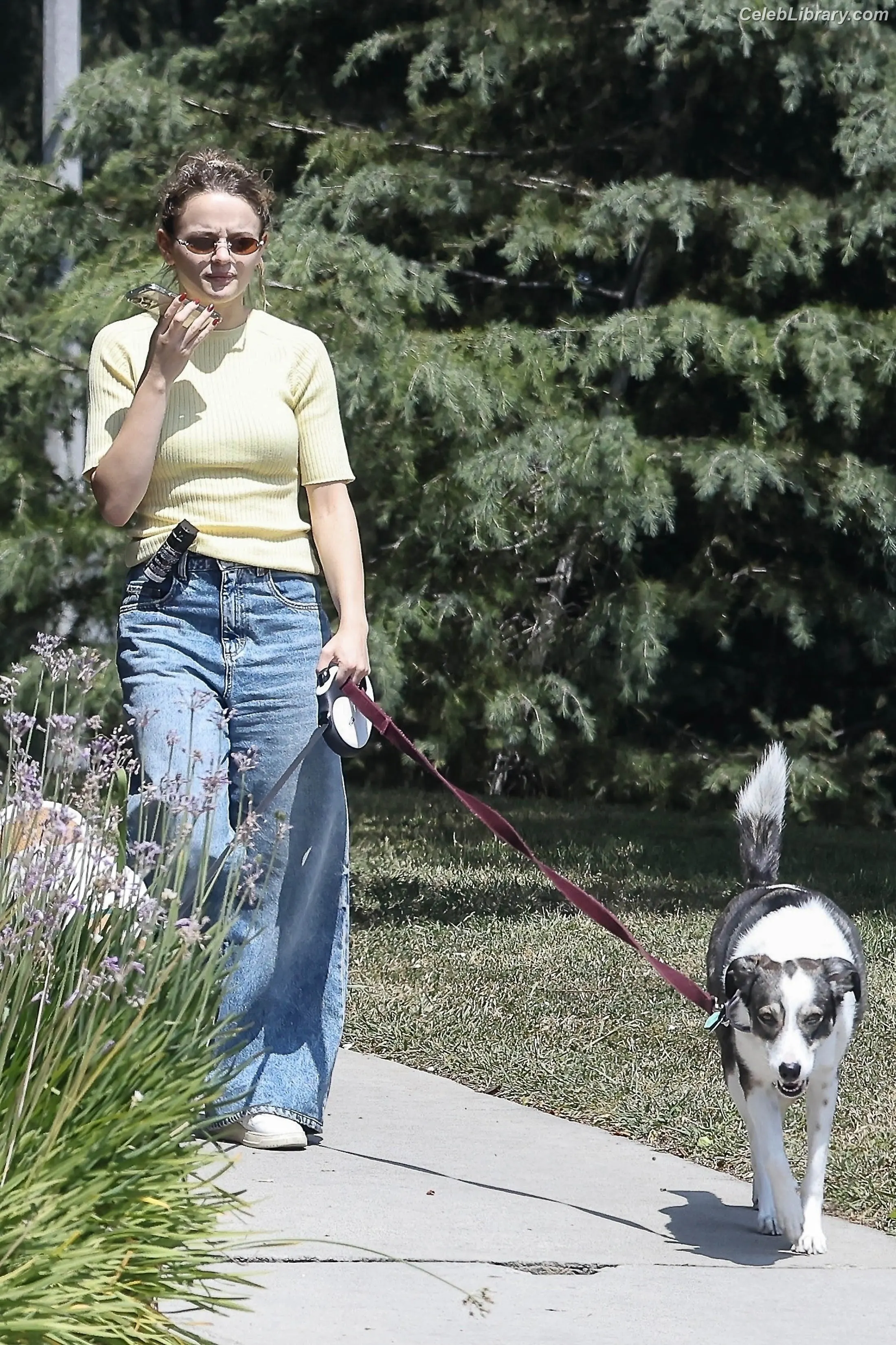 Joey King photo 3 of 1504