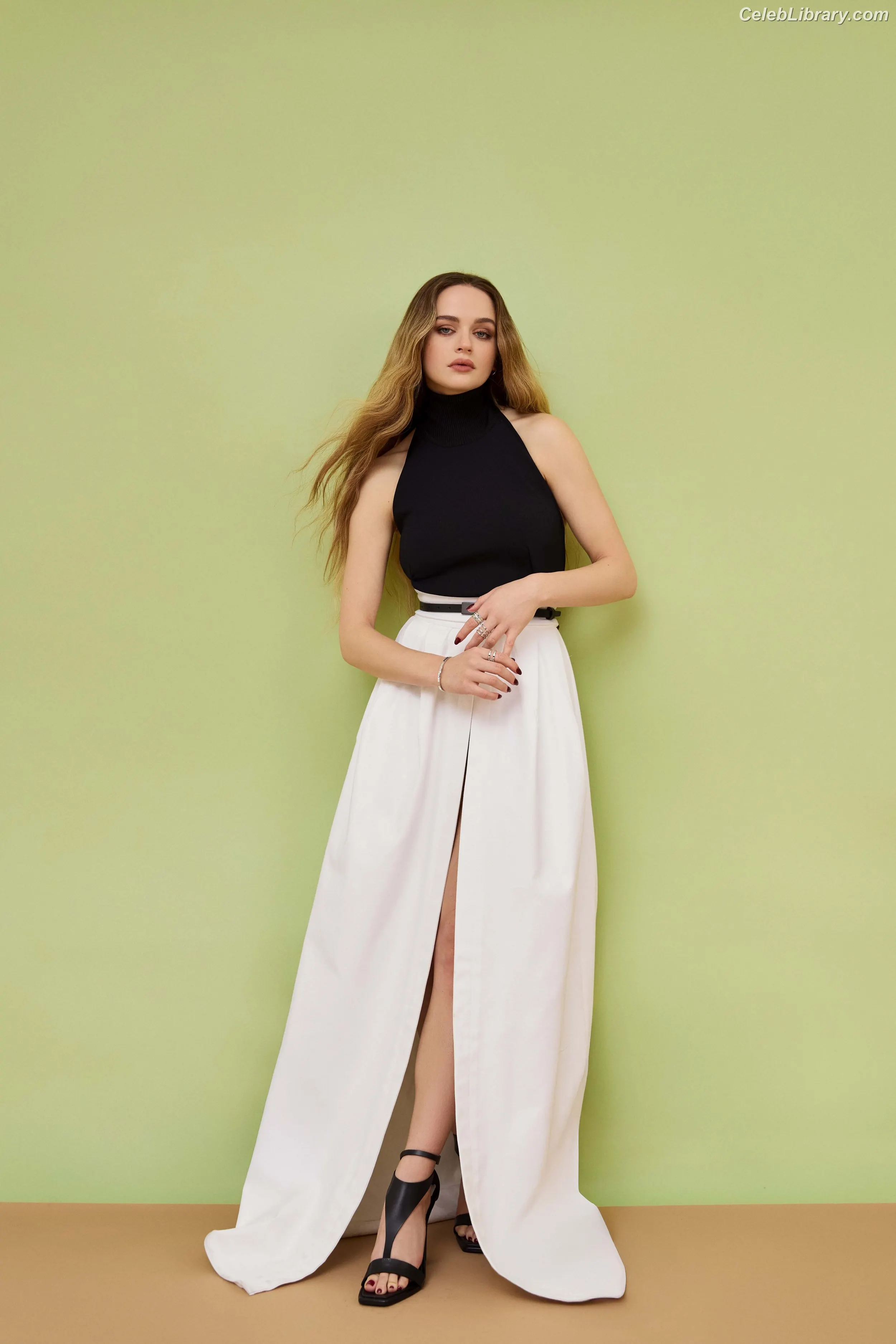 Joey King photo 12 of 1504