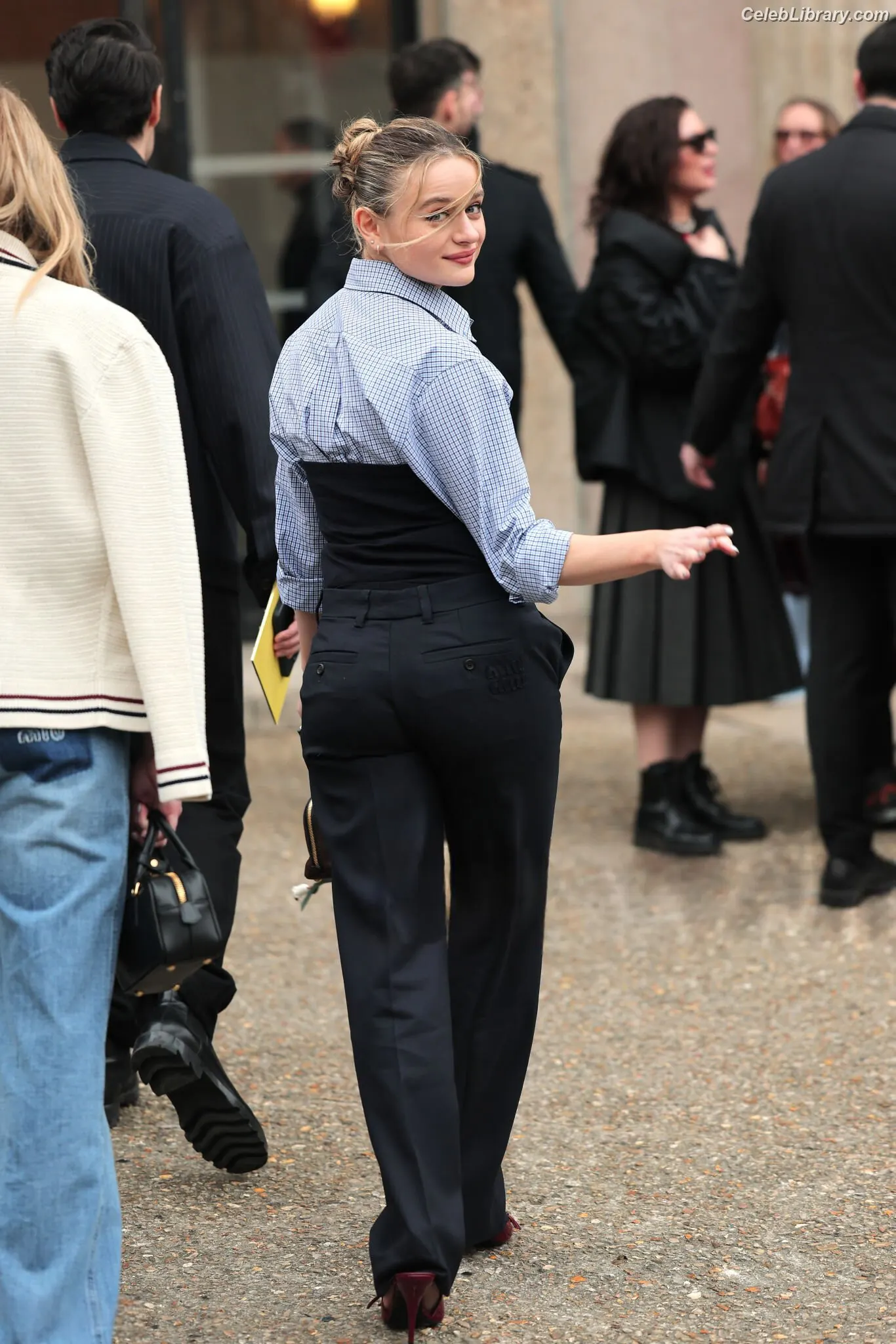 Joey King photo 15 of 1504