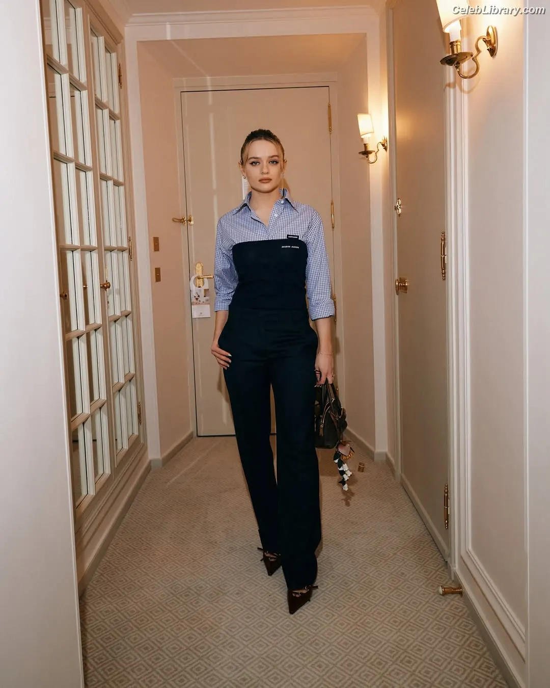 Joey King photo 8 of 1504
