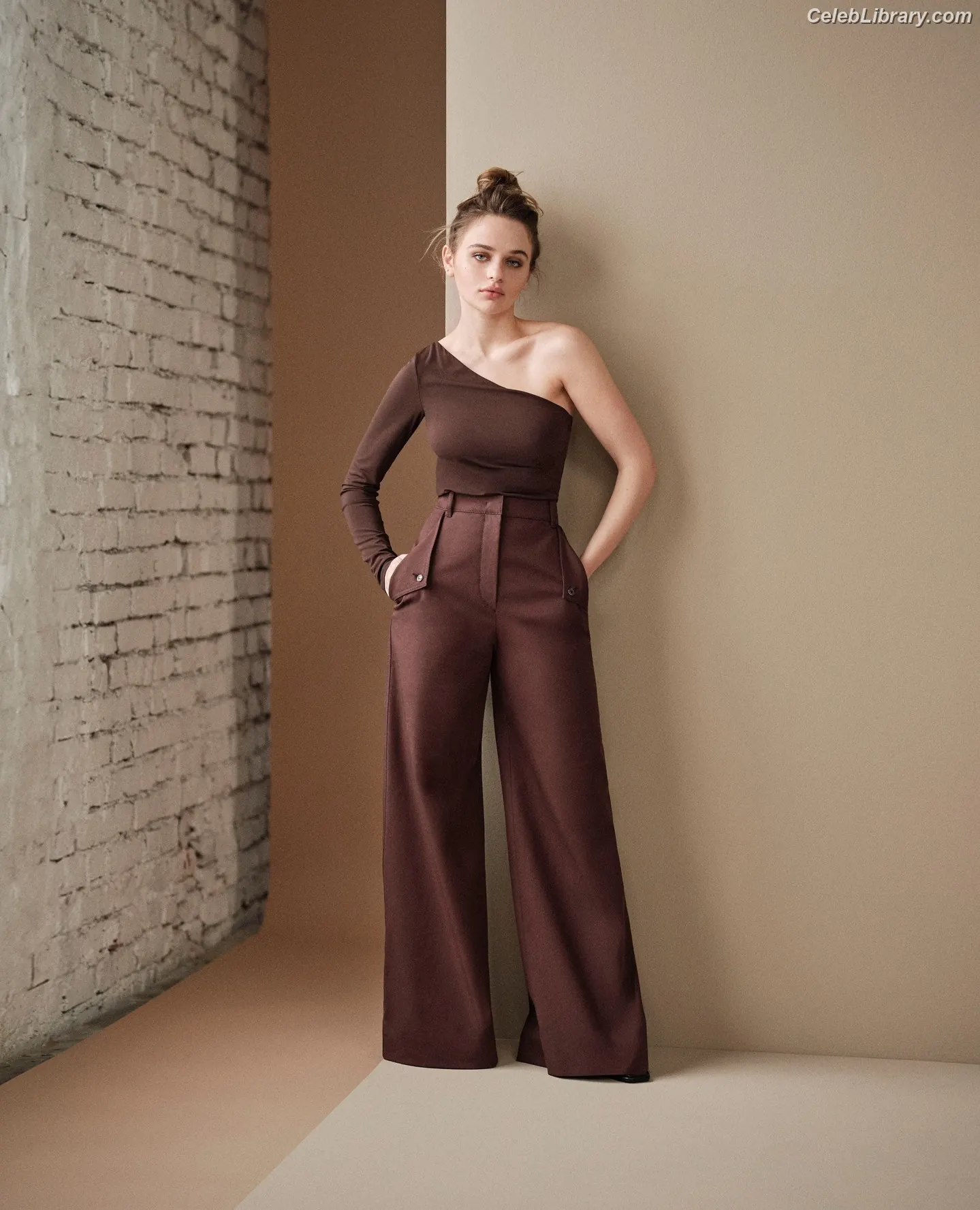 Joey King photo 16 of 1504