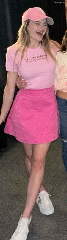 Joey King photo 10 of 1505