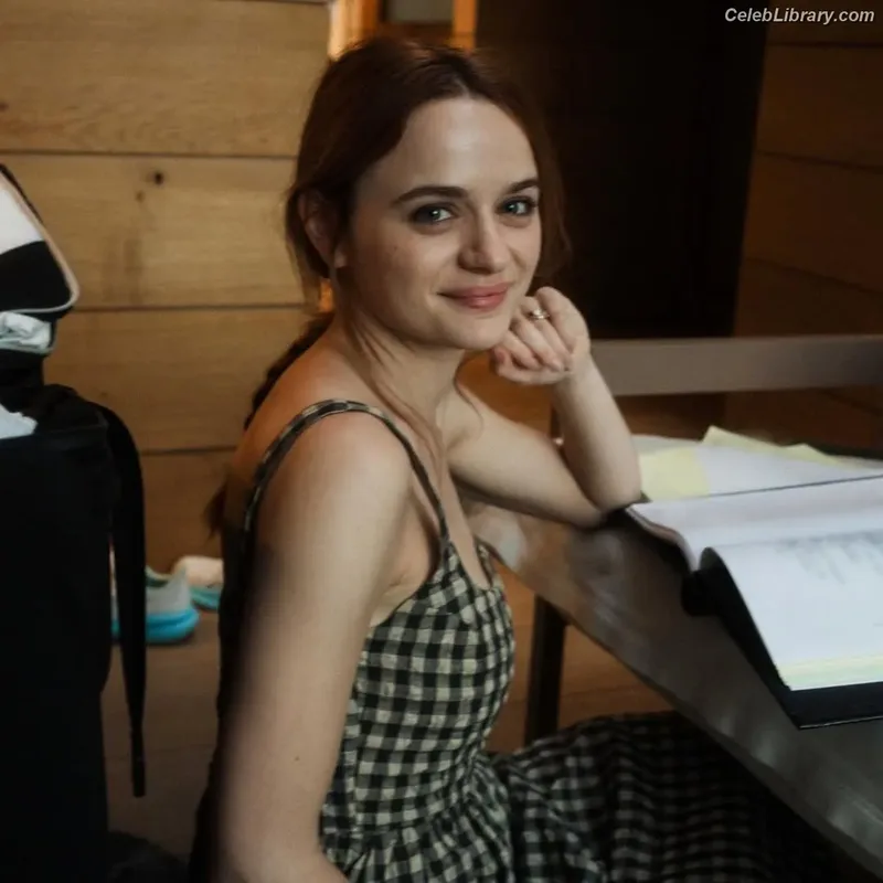 Joey King photo 13 of 1505