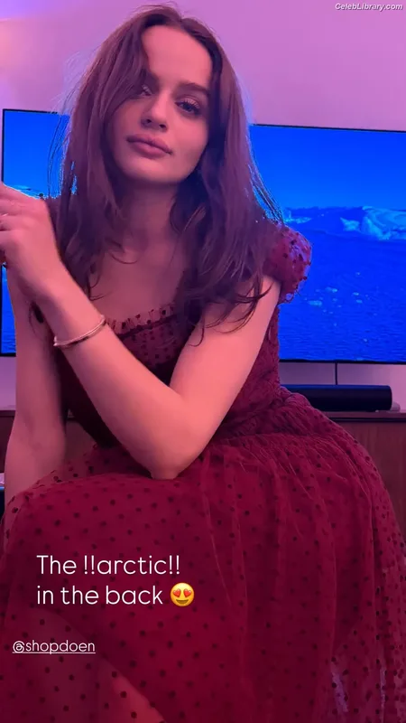 Joey King photo 15 of 1505