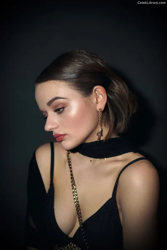 Joey King photo 11 of 1505