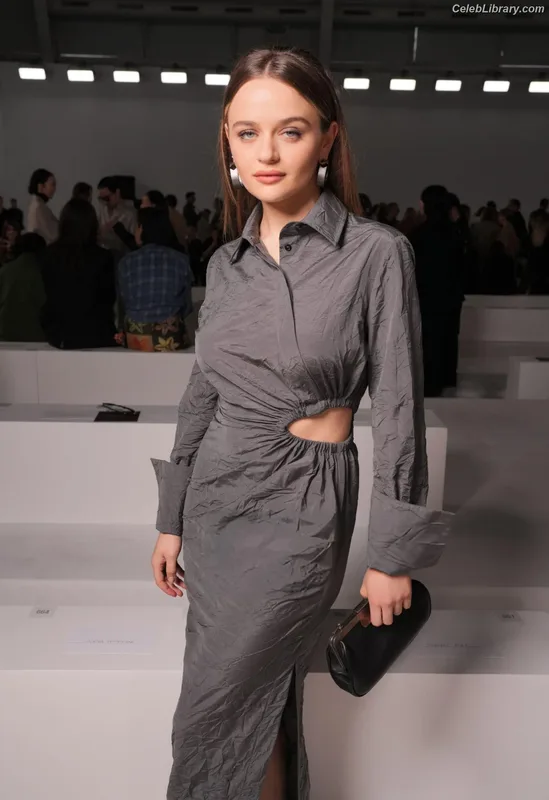 Joey King photo 7 of 1505