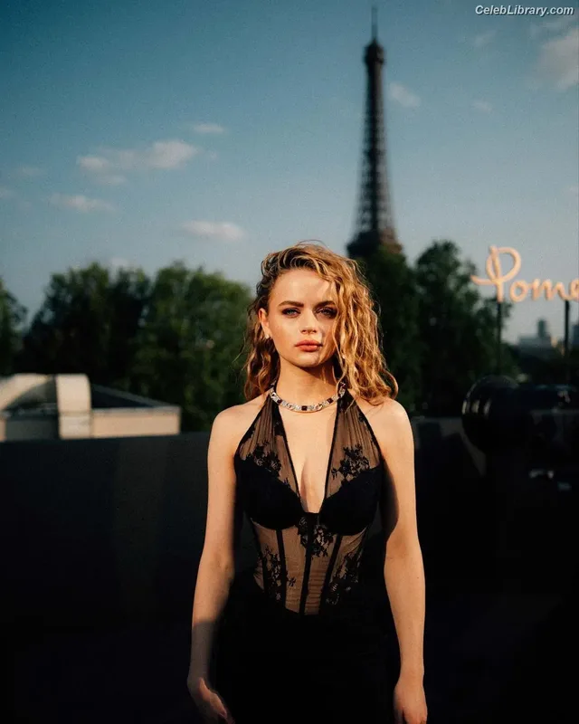 Joey King photo 18 of 1505
