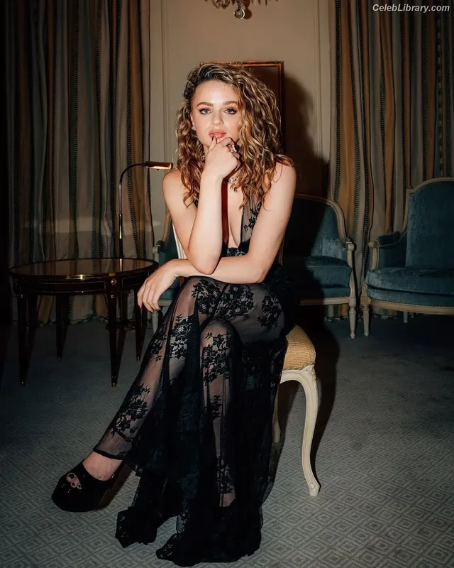 Joey King photo 20 of 1505