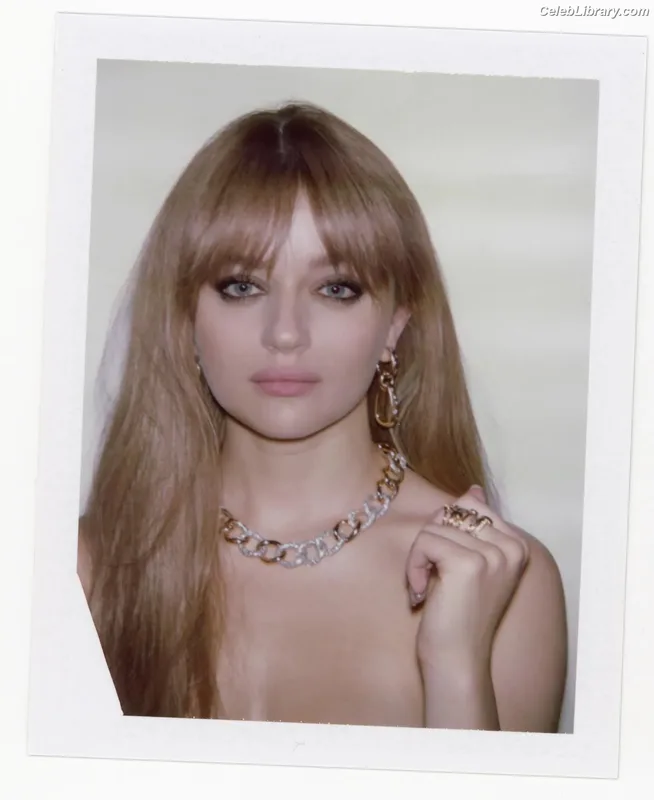 Joey King photo 17 of 1505