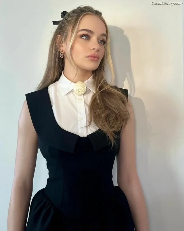 Joey King photo 13 of 1505
