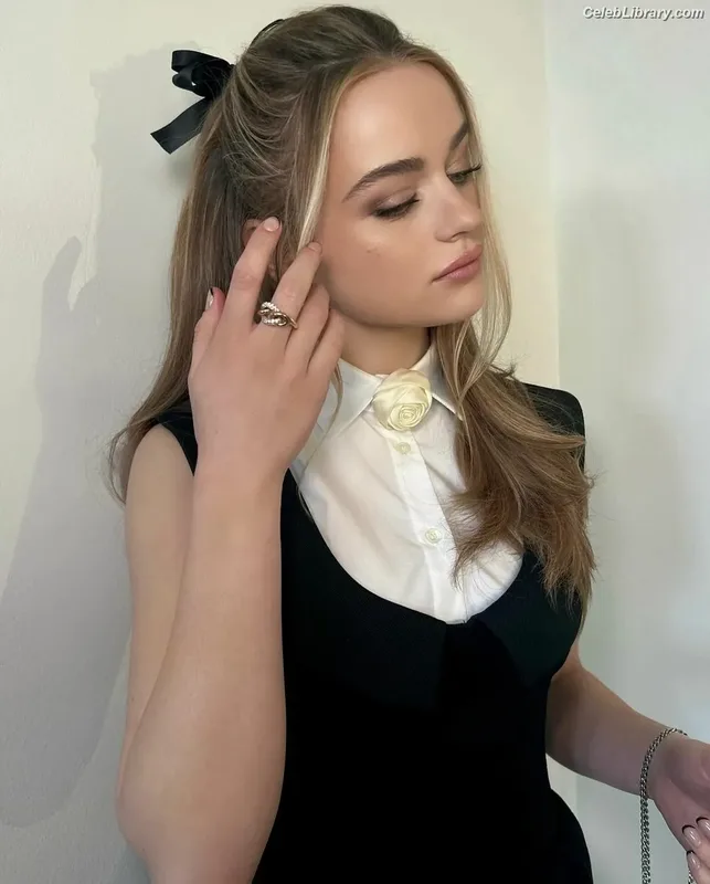 Joey King photo 14 of 1505
