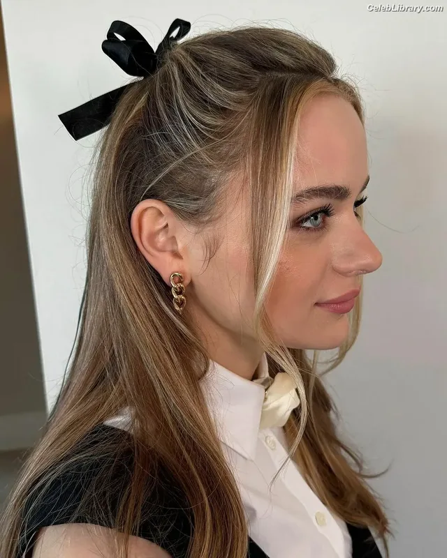 Joey King photo 16 of 1505