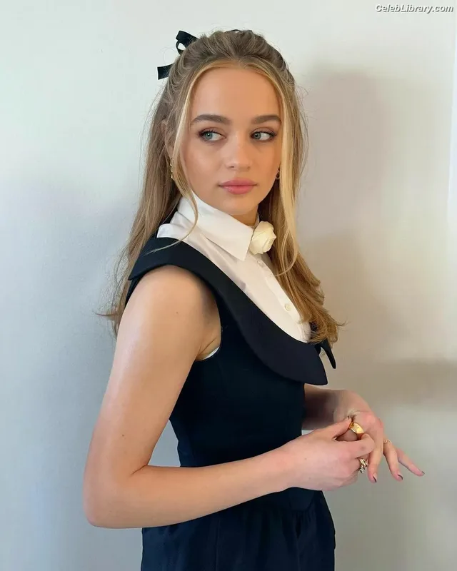 Joey King photo 1 of 1505