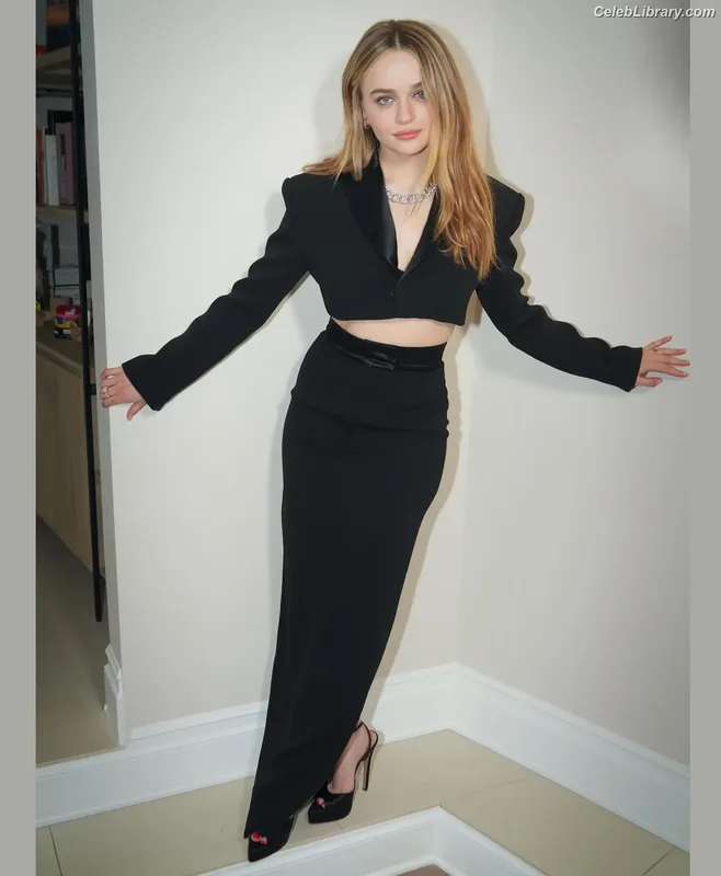 Joey King photo 4 of 1505