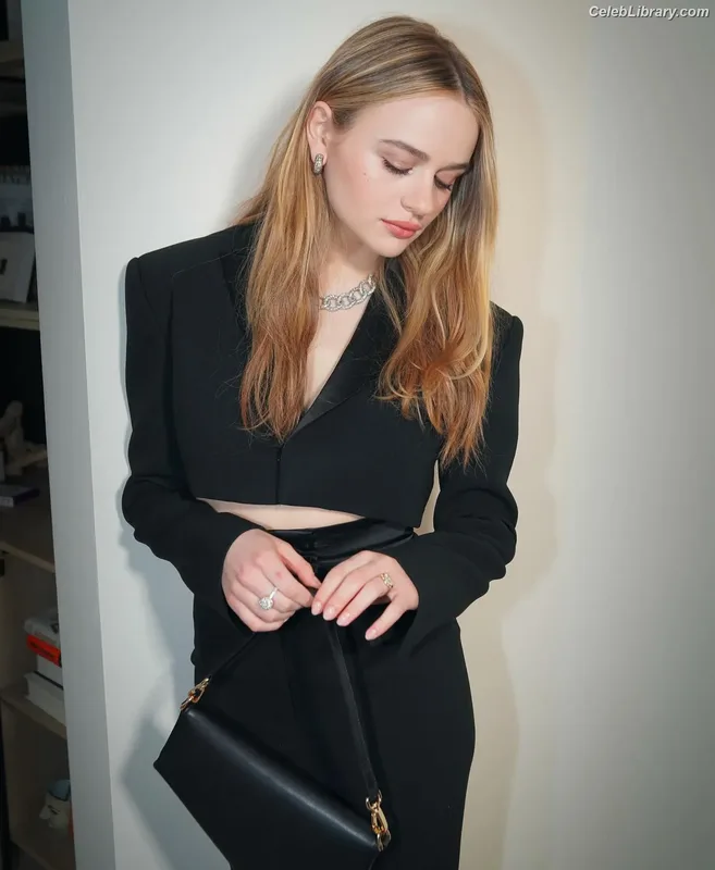 Joey King photo 5 of 1505
