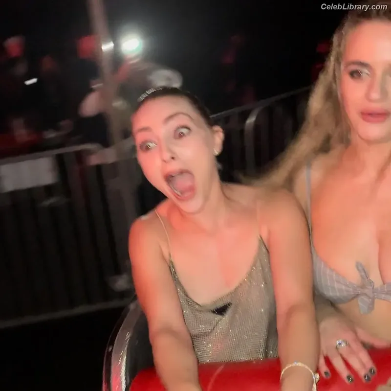 Joey King photo 10 of 1505