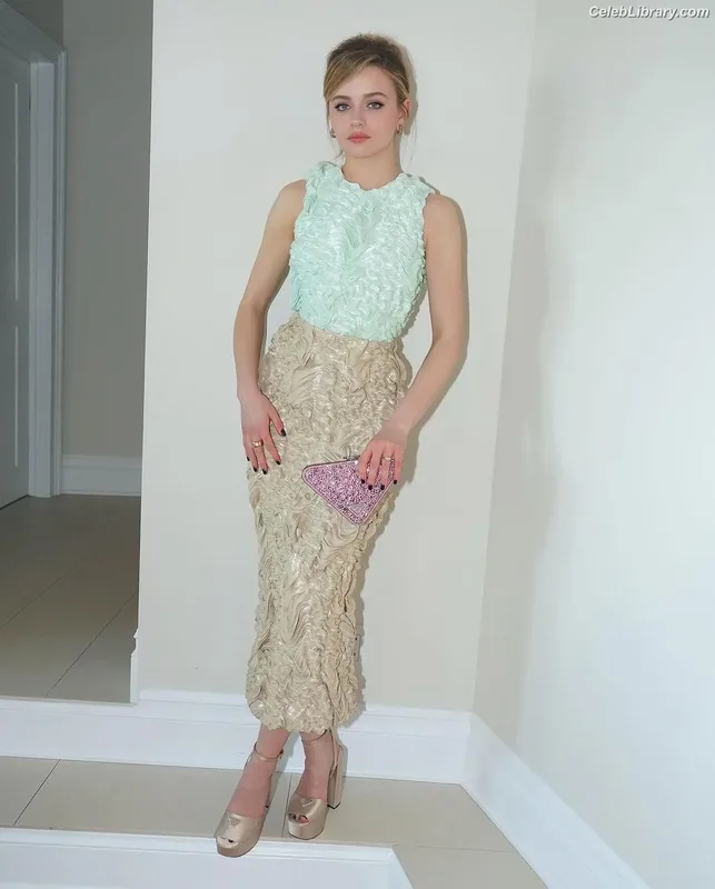 Joey King photo 11 of 1505