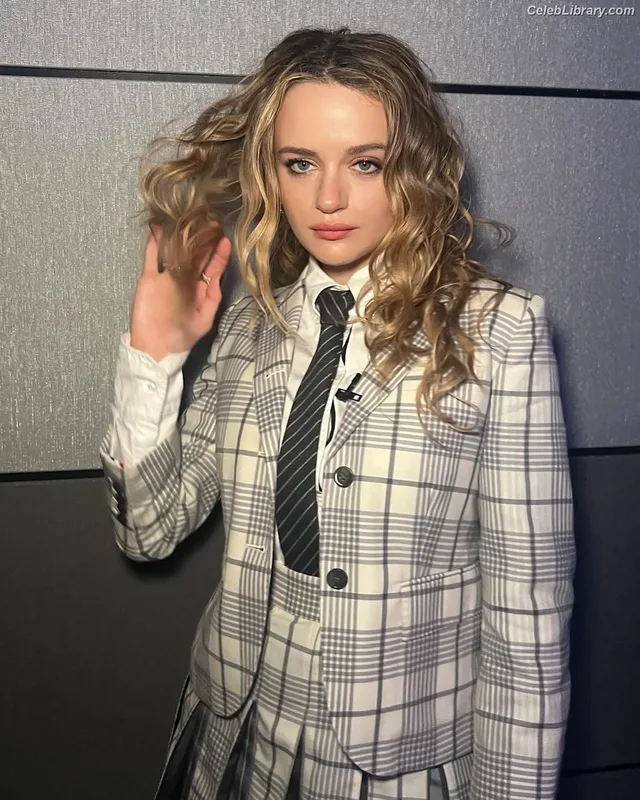Joey King photo 18 of 1505