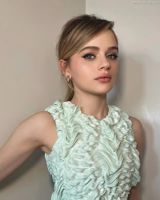 Joey King photo 9 of 1505