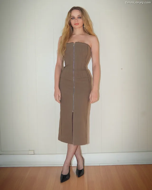 Joey King photo 5 of 1505