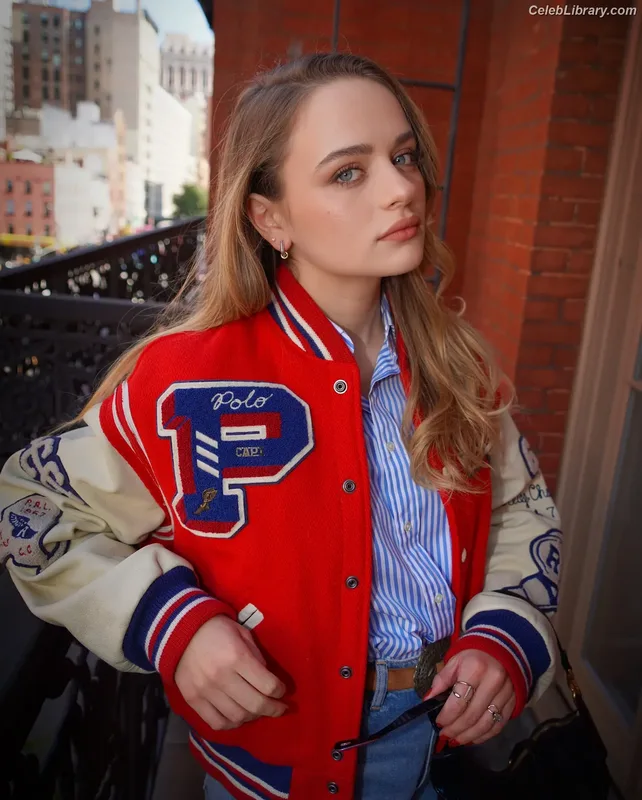 Joey King photo 22 of 1505