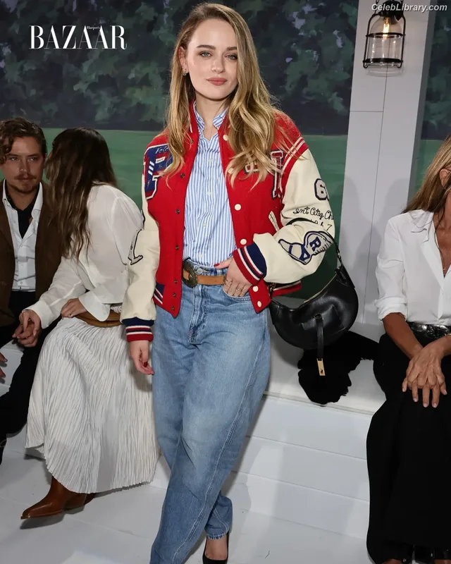 Joey King photo 4 of 1505