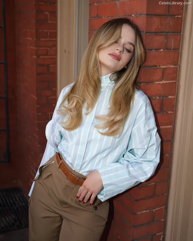 Joey King photo 5 of 1505